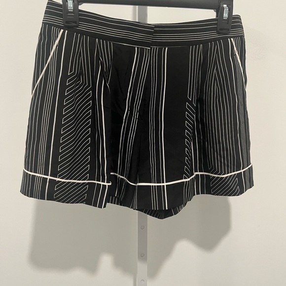 Phillip Lim New 3.1 high waisted 100% silk striped shorts / Size 2 Waist 16’ - Picture 2 of 5
